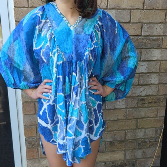 Ladies Top - Picture 1 of 8